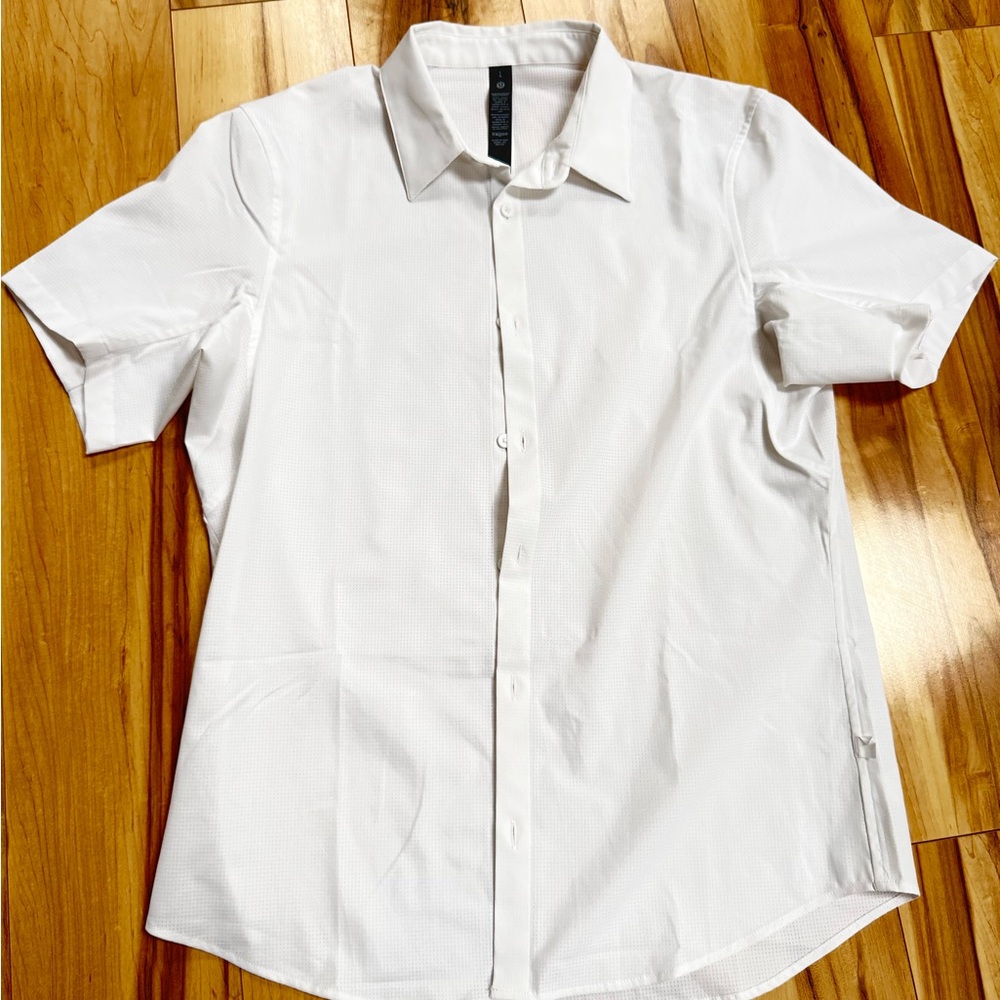 NWOT Lululemon Athletica White Casual Button Down Shirt